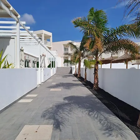 Luxury Sea View Senator Lanzarote * קוסטה טגוויסה